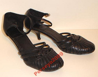 Отдается в дар BIANCO стильные туфли (кожа натуральная)