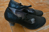 Отдается в дар Туфли женские, чёрные, 36 размер.