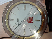 Отдается в дар настенные часы(требуют ремонта)