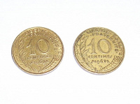 Отдается в дар 2 монеты «10 centime»