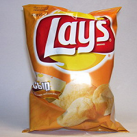пачка чипсов lay's с сыром