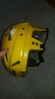 Отдается в дар хоккейный шлем мальчику