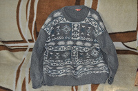Отдается в дар Серый мужской свитер 44-46 размер