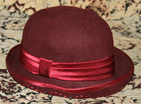 Отдается в дар Бордовая шляпка