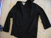 Чёрная блузка с длинными рукавами