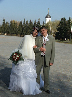 Отдается в дар костюм свадебный мужской бежево-серый