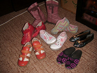 Отдается в дар детская обувь разная