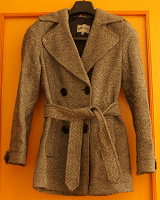 Отдается в дар Женское демисезонное пальто 44 размер