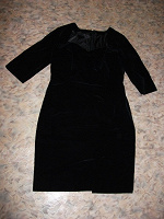 Отдается в дар Платье из черного бархата, классика, размер 46-48