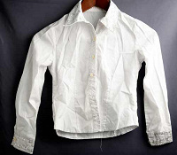 Отдается в дар Белые блузки и водолазка для школьниц младших классов