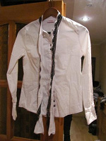 Отдается в дар белая блузка с «галстучком»