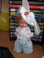 Отдается в дар Куколка в старинном платье:)