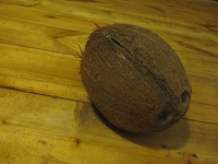 Отдается в дар кокосовая скарлупа)