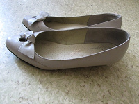 Отдается в дар Передариваю бежевые туфельки размер 35-36