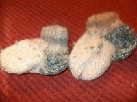Отдается в дар носки шерстяные детские до 2 лет м.б меньше нго теплючие