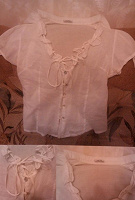 Отдается в дар Полупрозрачная белая женская рубашка размера 44-46)