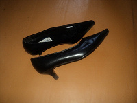 Отдается в дар Передар.Туфли женские, черные, размер 37-38