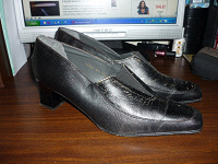 Отдается в дар туфли женские весенне-осенние размер 40