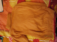 Отдается в дар свитер желтый 50-54