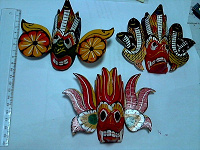 Отдается в дар три маски с Шри-Ланки.