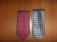 Отдается в дар 2 галстука