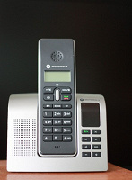 Отдается в дар Беспроводной телефон с автоответчиком Motorola D211