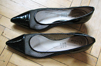 Отдается в дар туфли черные с сеточкой размер 40-41