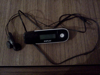 Отдается в дар MP-3 плеер с наушниками (8 GB)