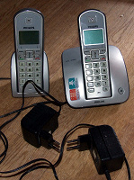 Отдается в дар Два телефона Philips CD230