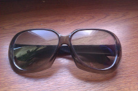 Отдается в дар Винтажные темные очки — настоящее ретро!