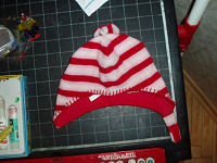 Отдается в дар шапочка и рукавички для моднявой девички:)