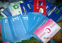Отдается в дар пластиковые карточки единки и от сим карт!!!