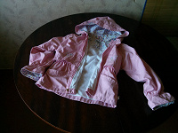 Отдается в дар Детская куртка-ветровка на 5-6 лет