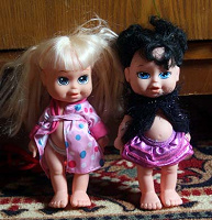 Отдается в дар 2 куклы-сестренки