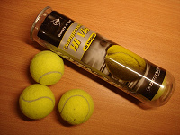 Отдается в дар теннисные мячи