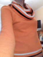 Отдается в дар Оранжевый свитер