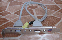 Отдается в дар Планка из 2-х USB-портов 2.0