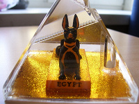 Отдается в дар Египетская пирамида-сувенир.
