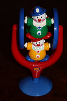 Отдается в дар Игрушка на присоске 'Вращающиеся клоуны' Tolo Toys