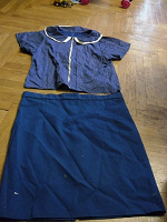 Отдается в дар блузка и юбка размер 50-52
