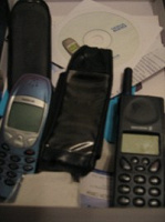 Отдается в дар Старые мобильники NOKIA 6210 и ERRICSSON GH688