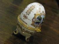 Отдается в дар Декоративная шкатулочка-яйцо для любителей Петергофа и Петербурга