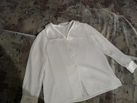 Отдается в дар Белая блузка и черная юбка для девочки