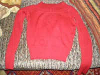 Отдается в дар Красный свитер(передар от Nata2011)