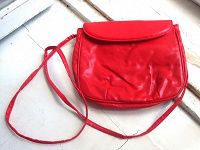 Отдается в дар Ярко-ярко-красная сумочка:)