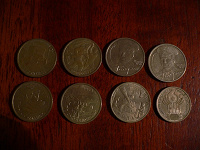 Отдается в дар Юбилейные монеты: 2 и 1 рубль.