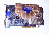 Отдается в дар Видеокарта GeForce 7600GS AGP 256Мб