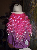Отдается в дар Розовый длинный парик с чёлкой.