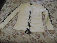 Отдается в дар Молодёжный свитерок, 46 размер