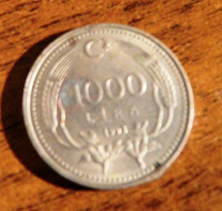 Отдается в дар Монета 1000 (Турция, лира)